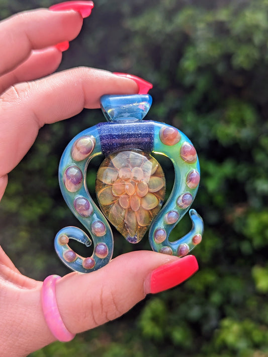 Horned Implosion Pendy